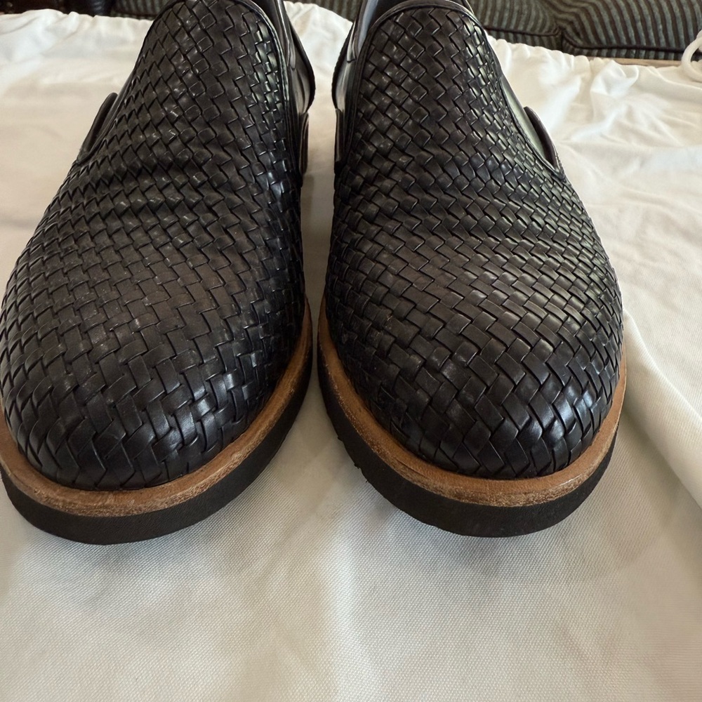 Men's Black Woven Leather Slip-On Loafers - Picture 3 of 11